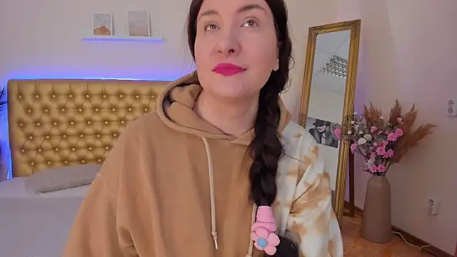 TrishaDarks online show from March 2026 06:08:02 AM