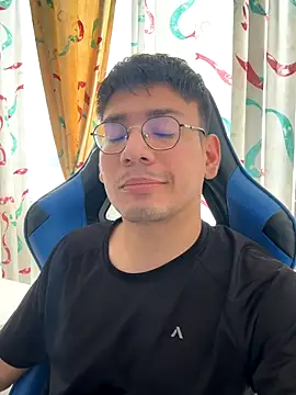 marcuswildx online show from December 2025 03:10:01 PM