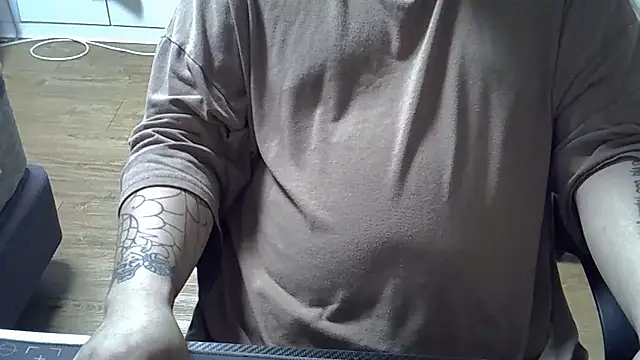 Snapshot of CAOSLOAD chatting on January 2026 05:05:02 PM CAOSLOAD online show from January 2026 05:05:02 PM