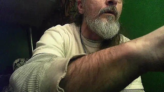 HippieDad333 online show from January 2026 11:19:01 PM