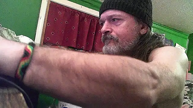 HippieDad333 online show from April 2026 03:22:01 AM
