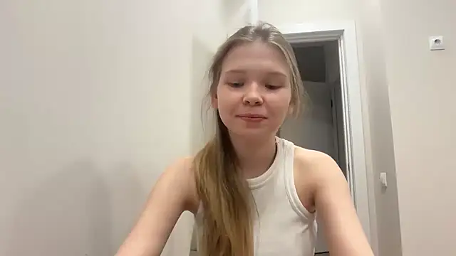 Snapshot of CandysRose chatting on March 2026 08:44:01 PM CandysRose online show from March 2026 08:44:01 PM