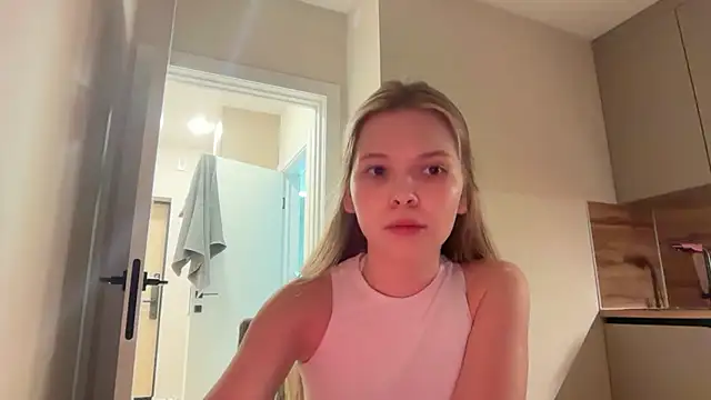 CandysRose online show from May 2026 07:33:01 PM