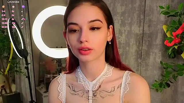 LunaraRada online show from February 2026 07:19:02 PM