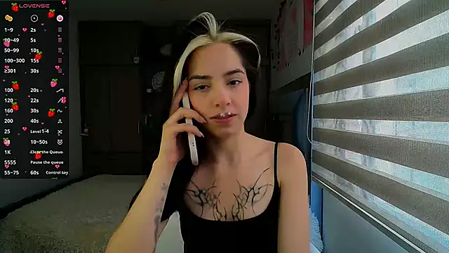 Kittyross online show from November 2025 02:39:02 PM