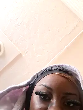 Snapshot of itz_mocha chatting on April 2026 12:11:02 AM itz mocha online show from April 2026 12:11:02 AM