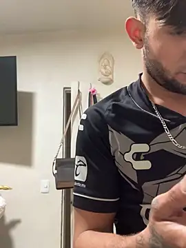 Moisesjrtapia online show from April 2026 08:42:02 PM