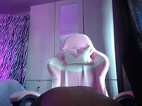 Nahomyyy online show from March 2026 07:40:02 PM