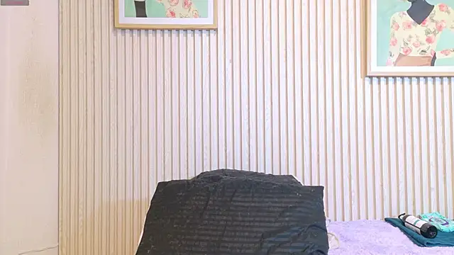 Abrilmirren online show from April 2026 11:24:02 AM