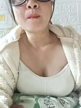 Paul-paul11 online show from December 2025 12:05:02 AM