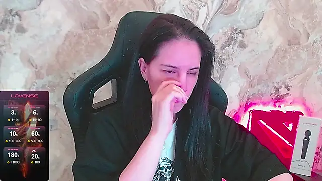 Irwi Tomboy online show from April 2026 01:41:02 PM