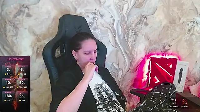 Irwi Tomboy online show from April 2026 12:10:02 PM