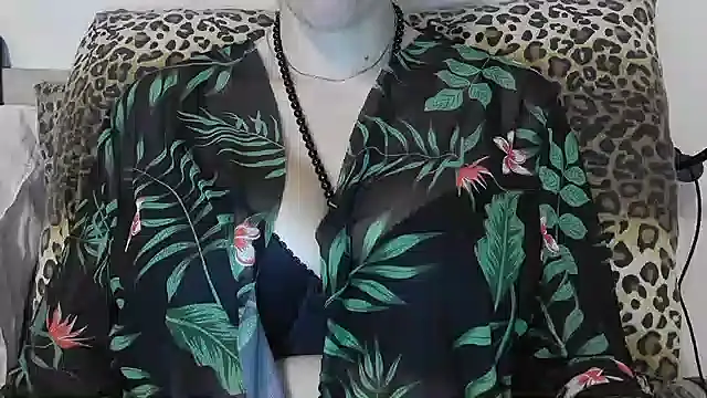 Estrella7x online show from October 2025 03:12:01 PM