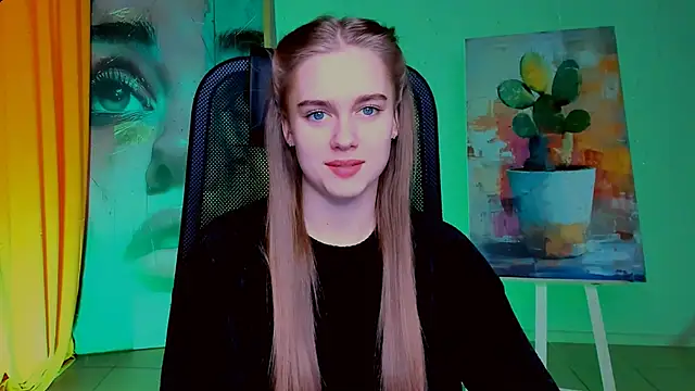 JuneWoods online show from April 2026 07:14:01 AM