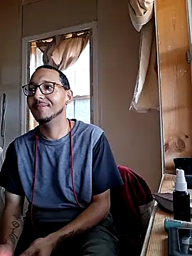 ThrowedWorldWide online show from November 2025 02:06:02 PM