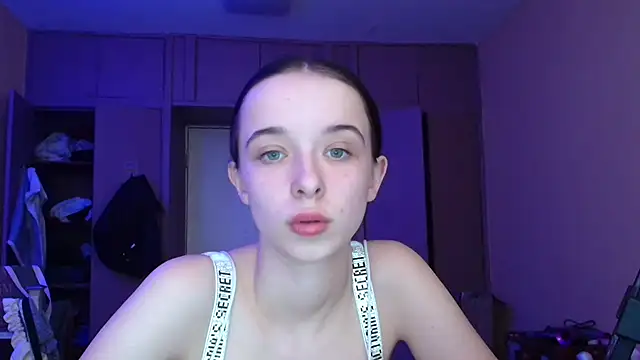 Emilia Light online show from March 2026 01:39:01 PM