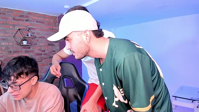 Spaceboys18 online show from April 2026 08:09:02 PM