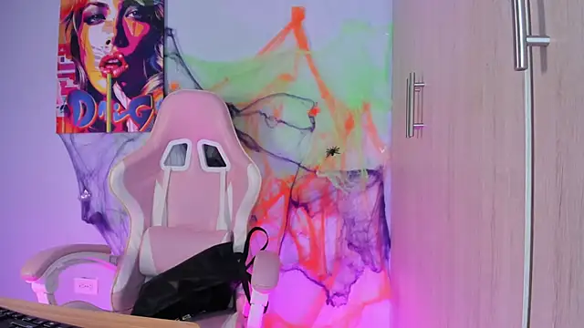 Snapshot of Athenea__fox chatting on October 2025 11:47:01 AM Athenea fox online show from October 2025 11:47:01 AM