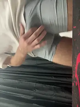 AlbertoRuiz086 online show from March 2026 05:46:01 PM