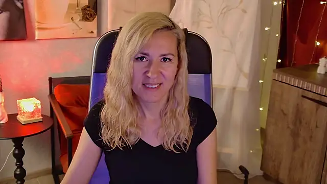 Snapshot of DonnaSmitth chatting on July 2026 09:32:01 PM DonnaSmitth online show from July 2026 09:32:01 PM