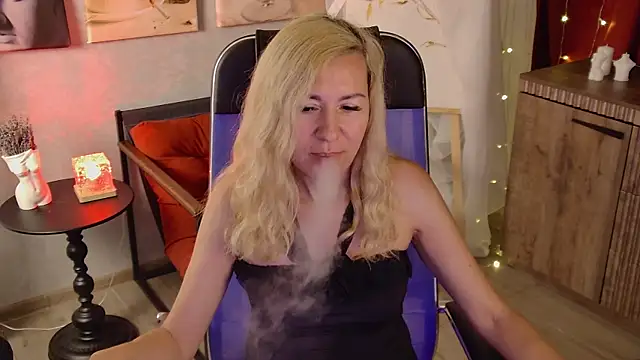 Snapshot of DonnaSmitth chatting on July 2026 06:56:01 PM DonnaSmitth online show from July 2026 06:56:01 PM