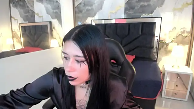 Snapshot of SusanVilla chatting on June 2026 07:52:01 PM SusanVilla online show from June 2026 07:52:01 PM
