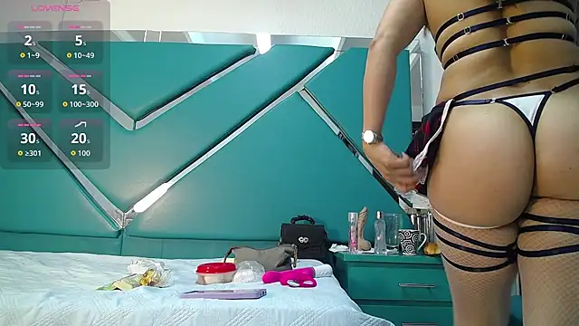 chloe  Jones  online show from April 2026 12:49:01 PM