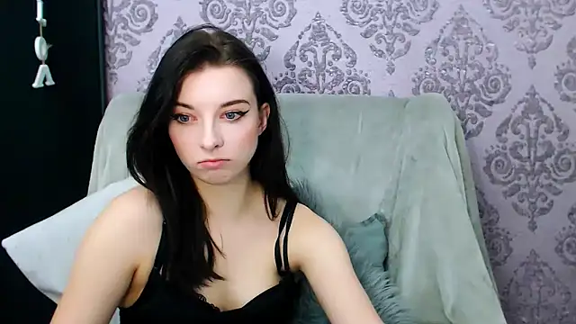 DominantLuna online show from January 2026 03:49:01 PM