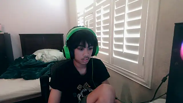 youngasianboy2007 online show from October 2025 05:31:02 PM