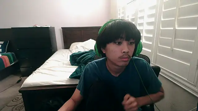 youngasianboy2007 online show from December 2025 08:47:02 PM