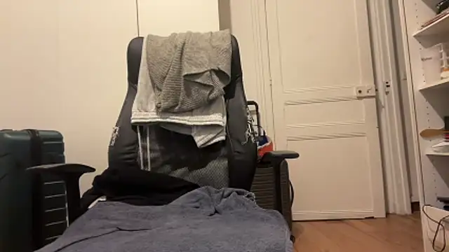 nanaisbackk online show from February 2026 11:04:02 PM