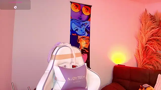 Bennuluspeach  online show from April 2026 11:42:02 AM