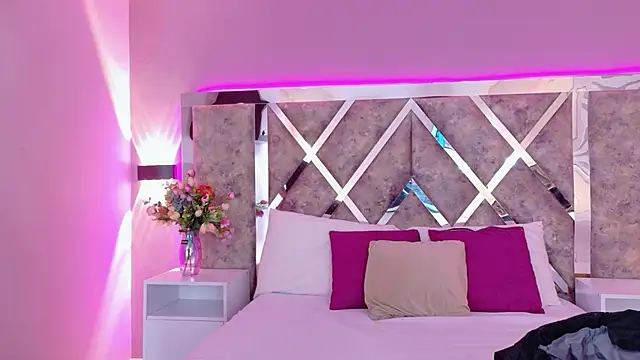 MeganR  online show from April 2026 11:39:02 AM