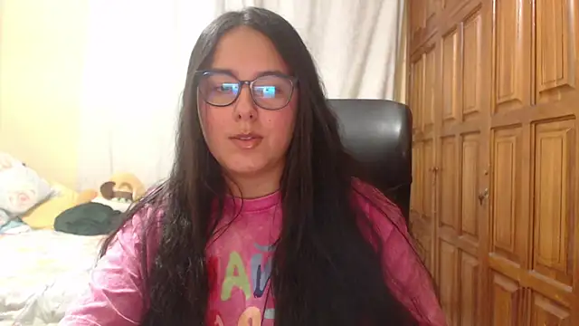 Snapshot of Venus_cat_ chatting on May 2026 03:02:02 AM Venus cat online show from May 2026 03:02:02 AM