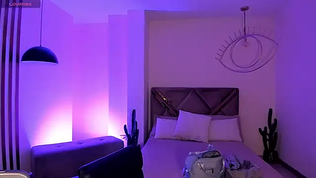 KylieJenkins online show from April 2026 11:20:01 AM