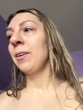 AmberLustXXX online show from November 2025 05:39:01 PM