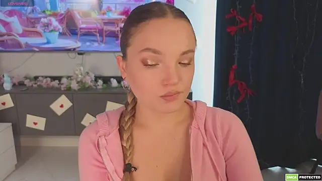 JulieLupo online show from April 2026 06:40:02 AM