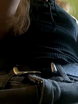 pleasedontpressaredburton online show from November 2025 06:05:01 AM