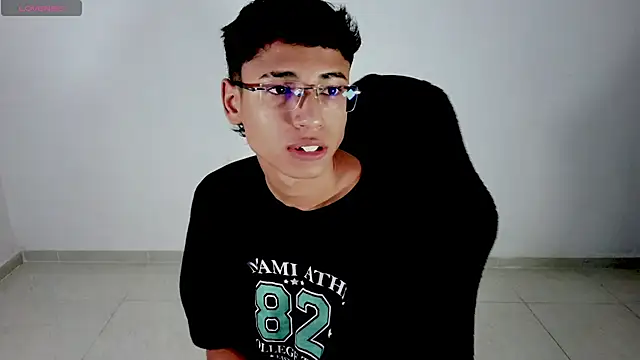 Im david02 online show from April 2026 01:01:01 PM