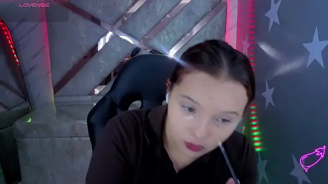 Snapshot of mia_foster_t chatting on July 2026 01:37:02 PM mia foster t online show from July 2026 01:37:02 PM