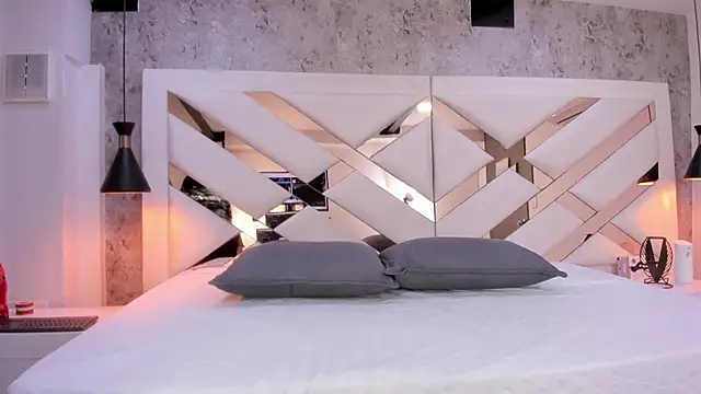 Vanessa Rain  online show from March 2026 07:11:01 PM