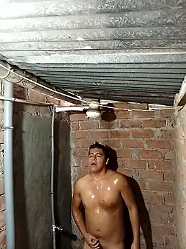 Snapshot of Alex321Flores chatting on February 2026 07:03:02 PM Alex321Flores online show from February 2026 07:03:02 PM