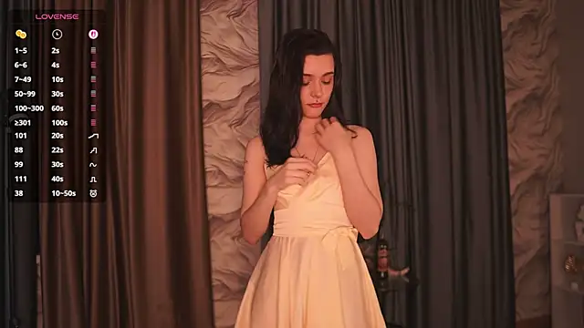 ElizabethMilller  online show from April 2026 10:42:02 PM