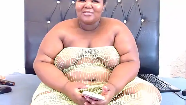 LadyBear2002 online show from April 2026 05:46:02 PM