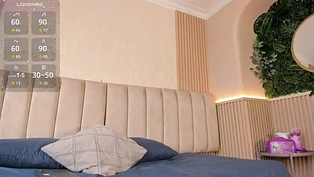 naomi hill1 online show from April 2026 02:20:01 PM