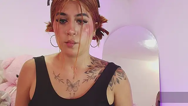 SoofiKiss online show from April 2026 06:58:02 PM