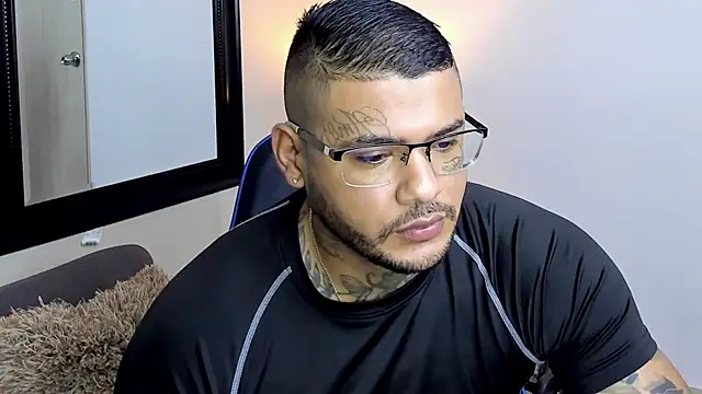 Snapshot of MICHELL_ARTHUS_ chatting on October 2025 03:17:01 AM MICHELL ARTHUS online show from October 2025 03:17:01 AM