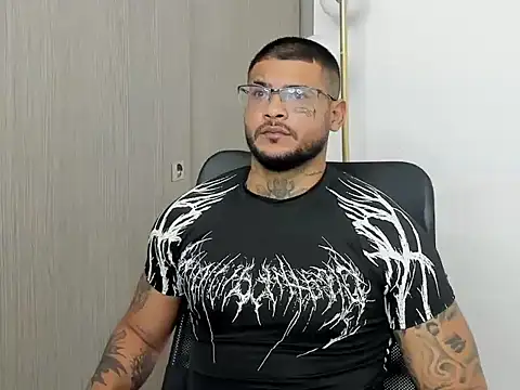 Snapshot of MICHELL_ARTHUS_ chatting on March 2026 06:56:01 PM MICHELL ARTHUS online show from March 2026 06:56:01 PM