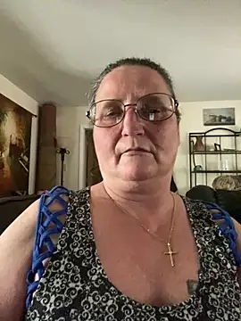 HurtfulExplorer67 online show from May 2026 06:28:02 PM