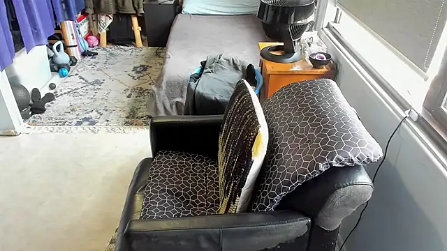 CassiusJohnson online show from October 2025 03:08:01 AM